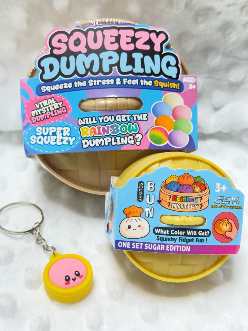 Squeezy Dumpling Super Squeezy Rainbow Mystery Dumpling & Keychain set